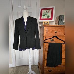 Banana Republic Favorite Pant Suit w/ Blouse - EUC